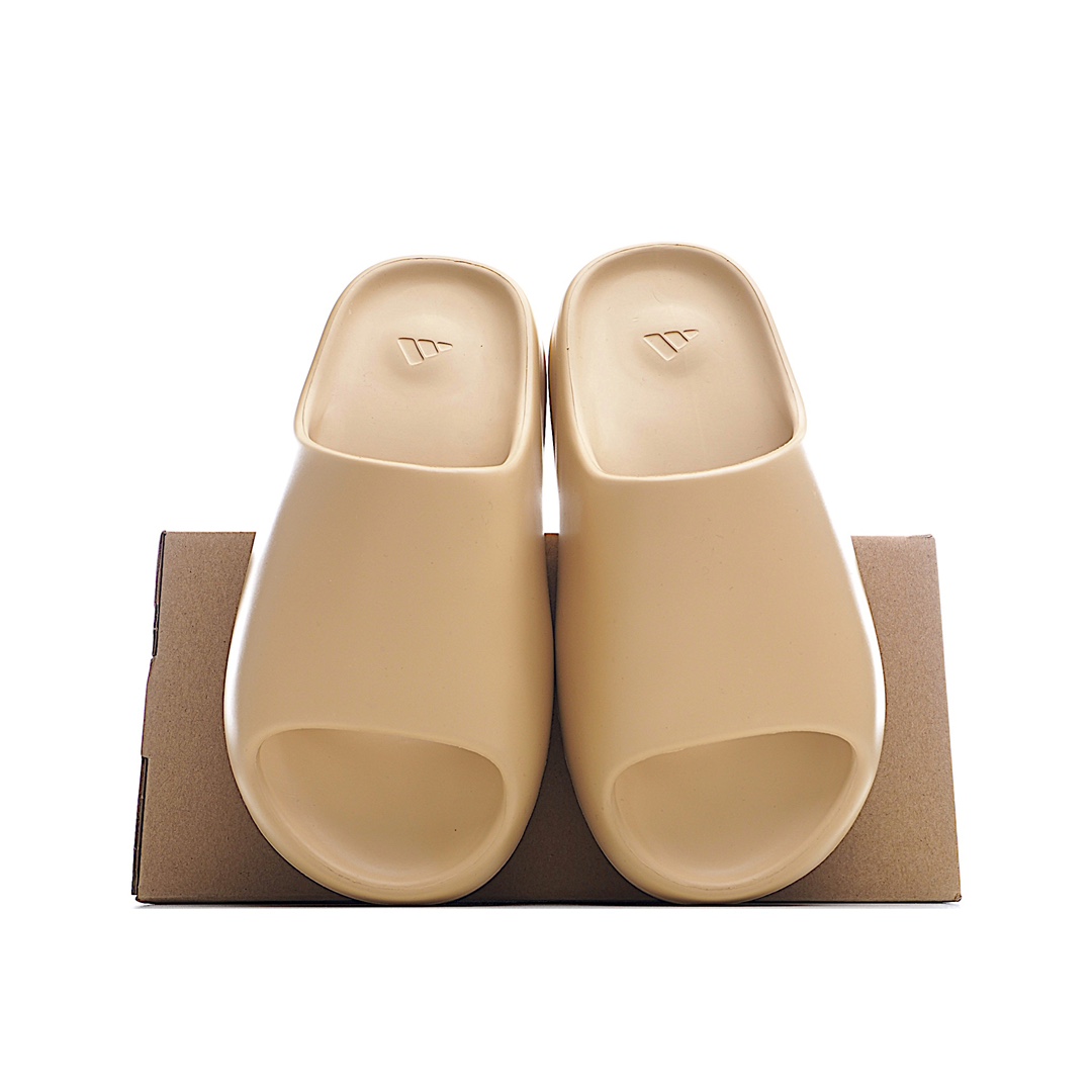 adidas-yeezy-slide-desert-sand-fw6344_1.jpg